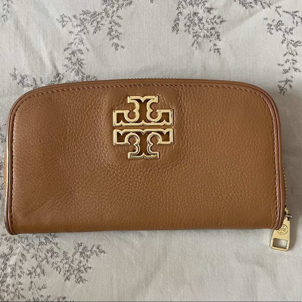 Tory Burch Leather Zip Around Wallet